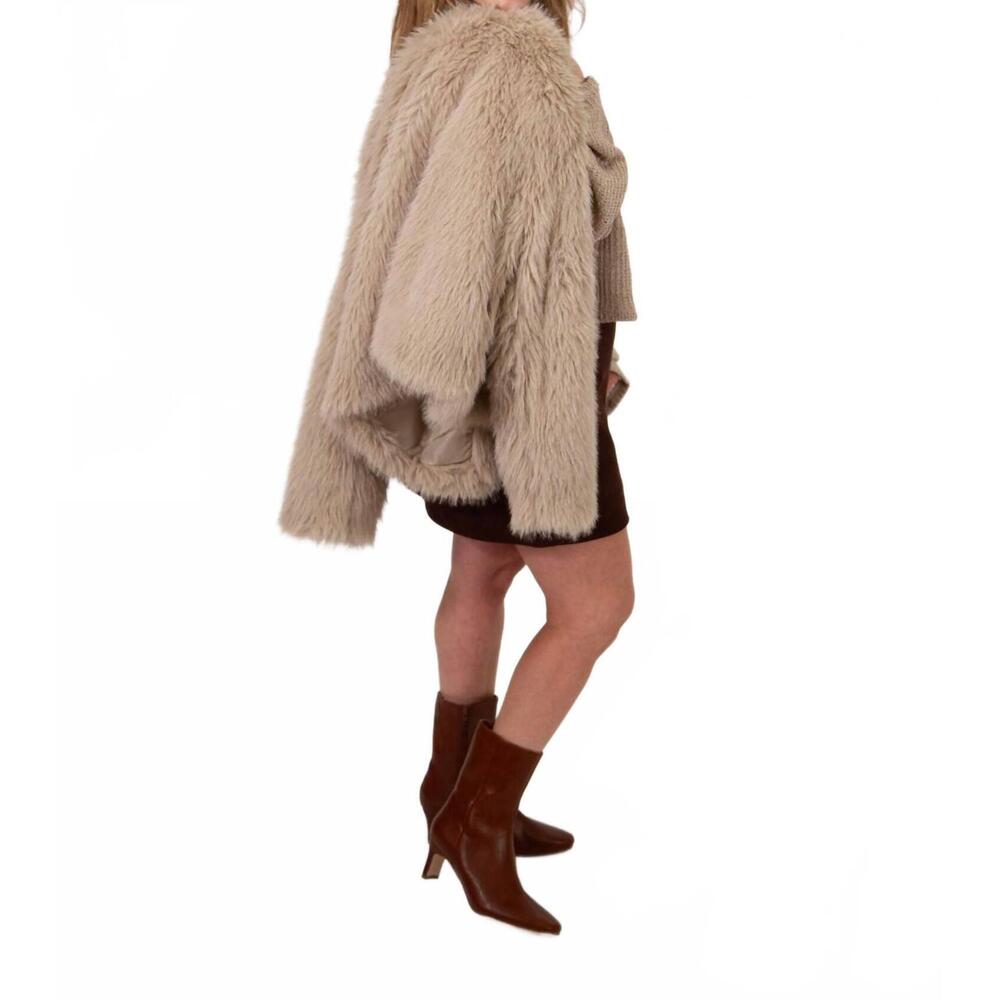 NEW MIOU MUSE faux fur cropped jacket in stone - Picture 6 of 7